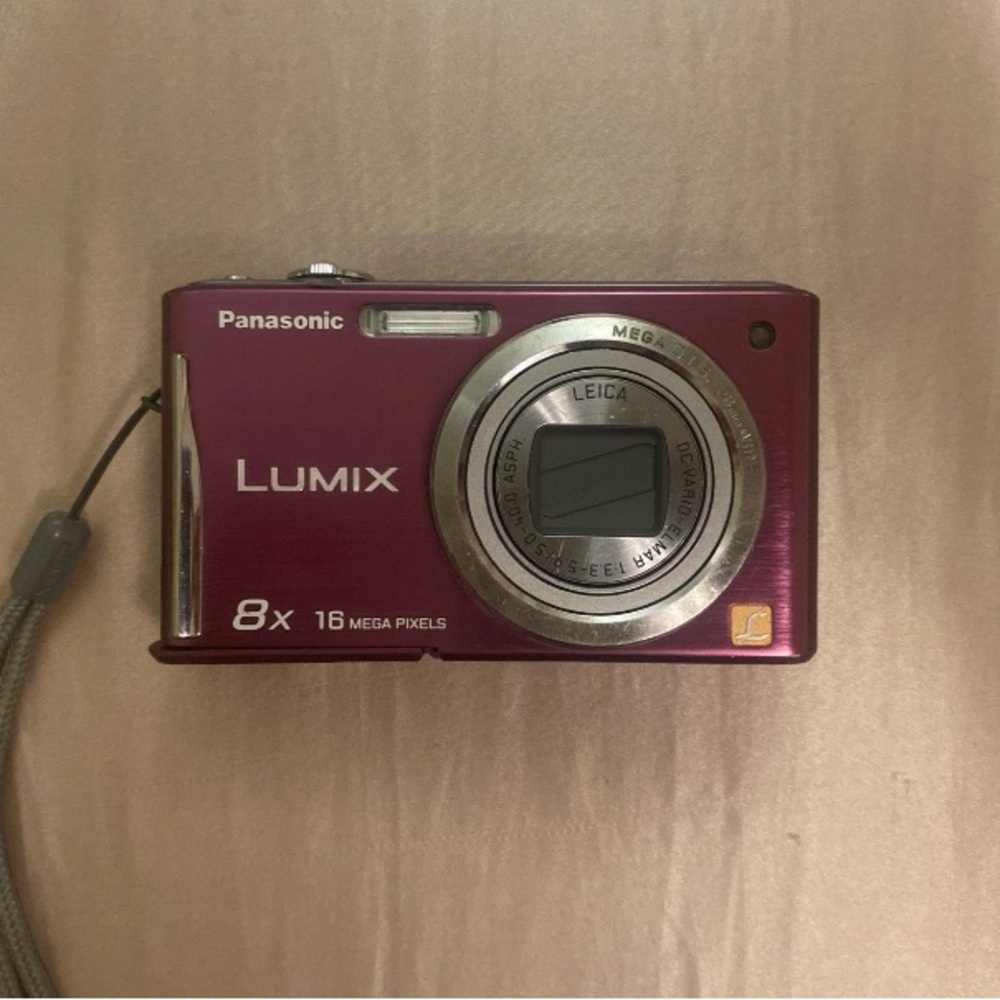 Panasonic Lumix Purple Digital Camera DOES NOT WORK JUST FOR PARTS